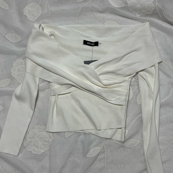 DO+BE Cream Off-Shoulder Twist Front Top - Picture 7 of 11